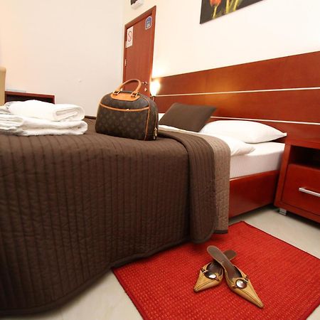 Guesthouse Villa Inn Subotica Extérieur photo