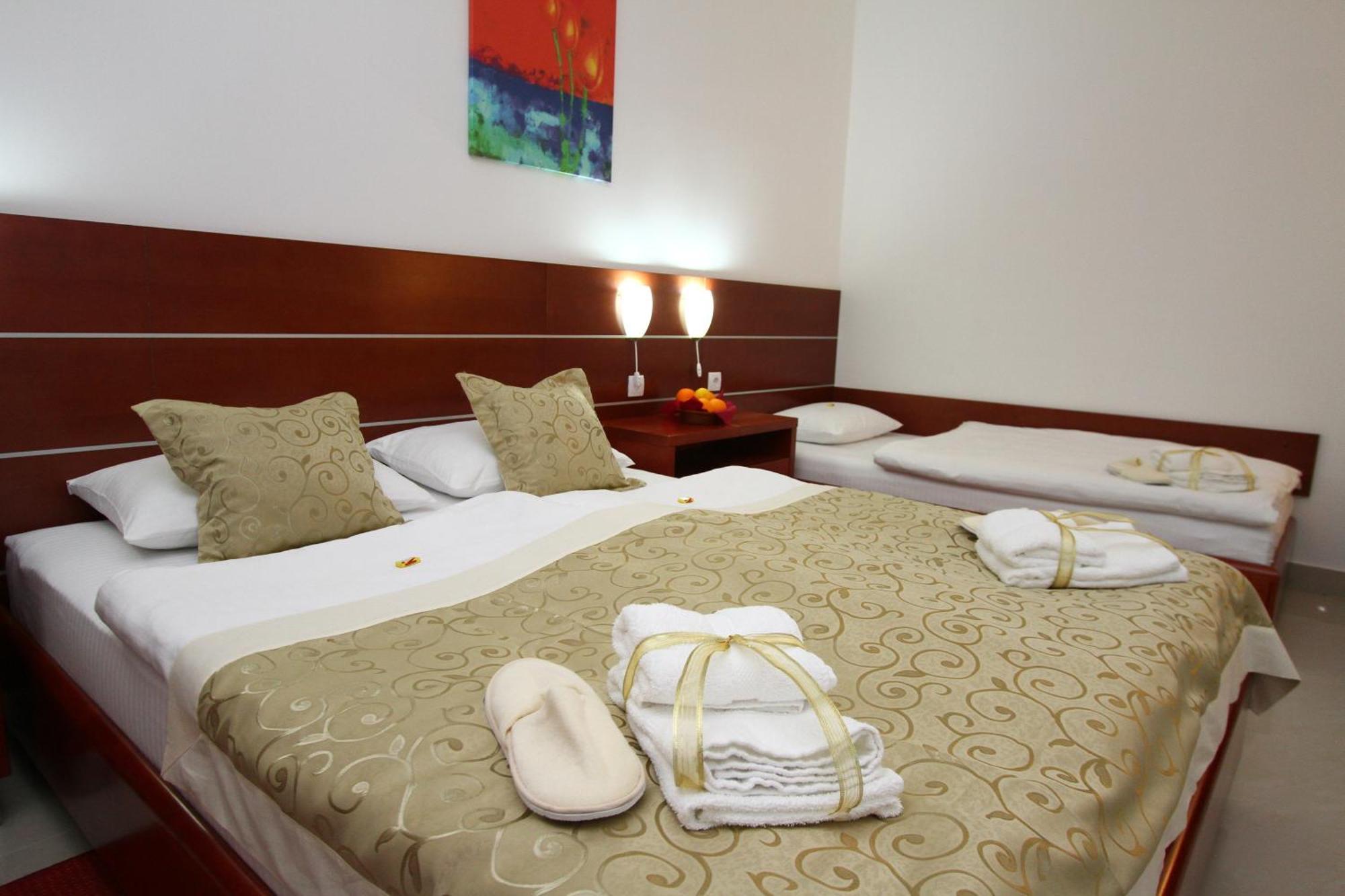 Guesthouse Villa Inn Subotica Extérieur photo