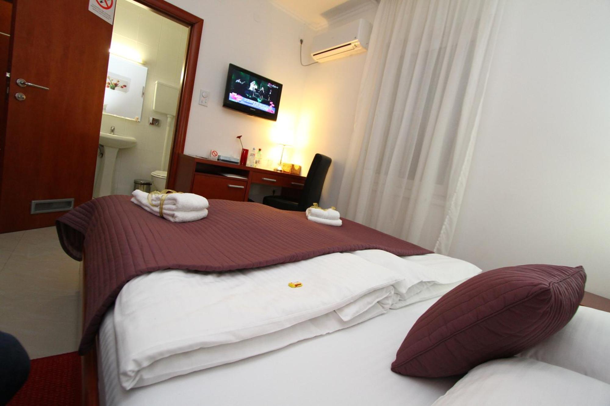 Guesthouse Villa Inn Subotica Extérieur photo