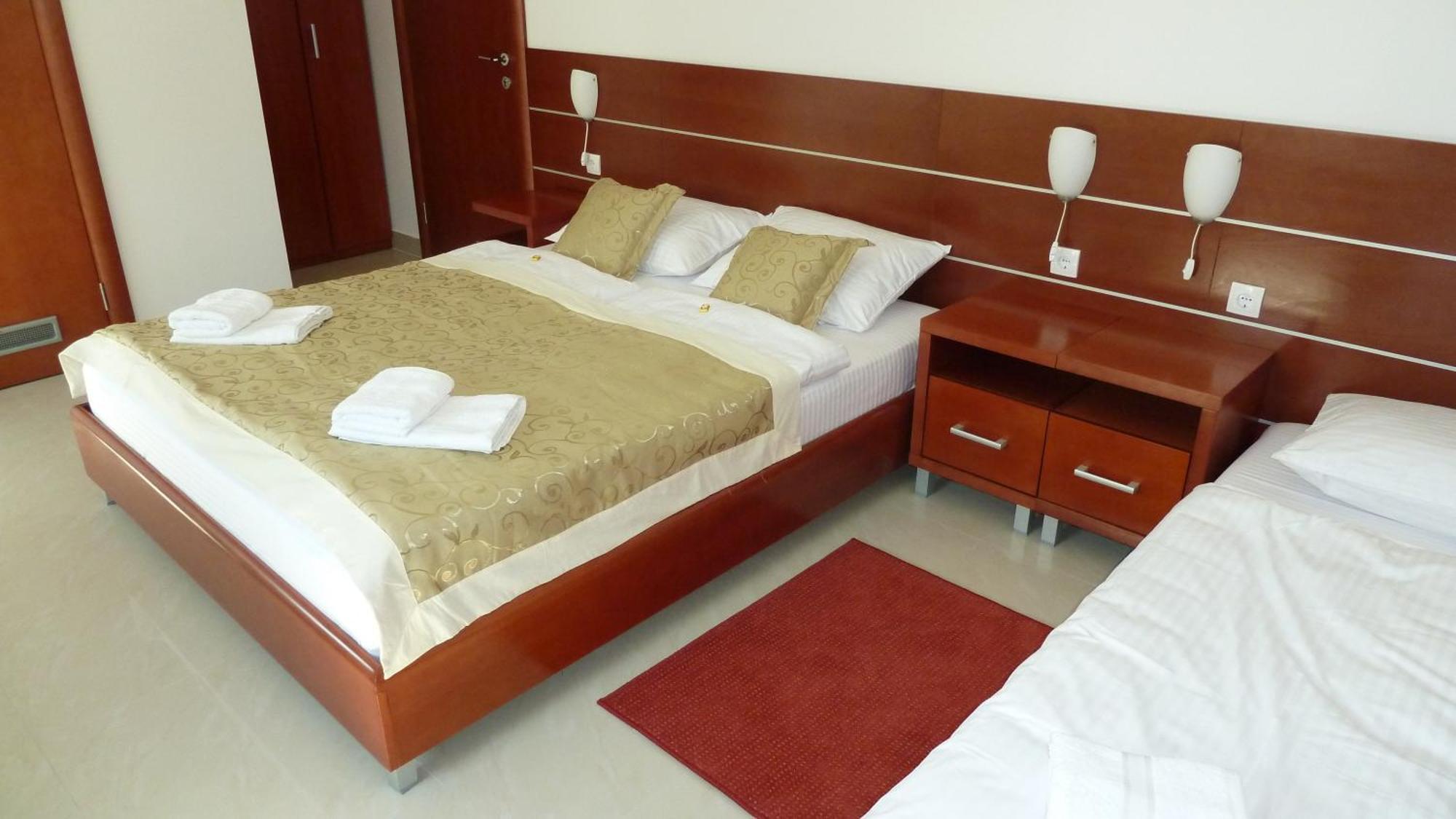 Guesthouse Villa Inn Subotica Extérieur photo