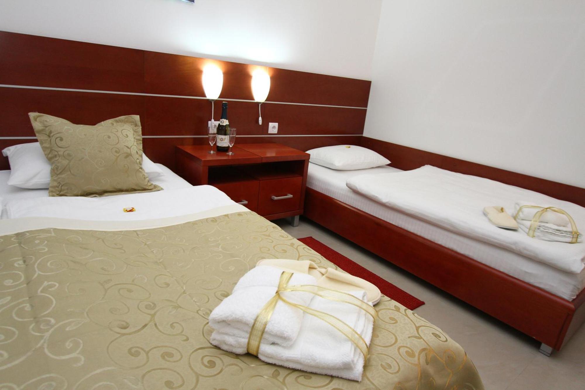 Guesthouse Villa Inn Subotica Extérieur photo