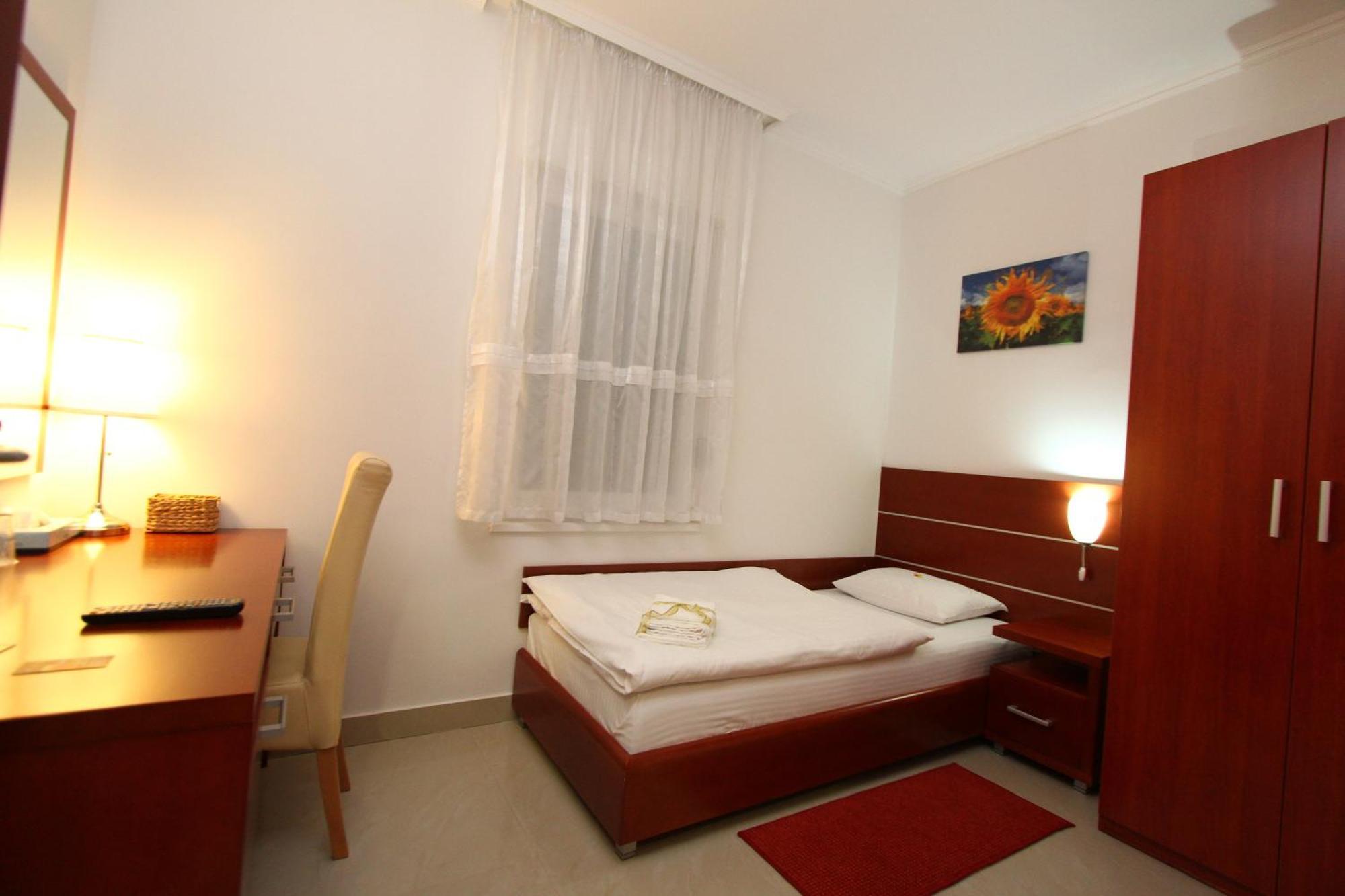 Guesthouse Villa Inn Subotica Extérieur photo