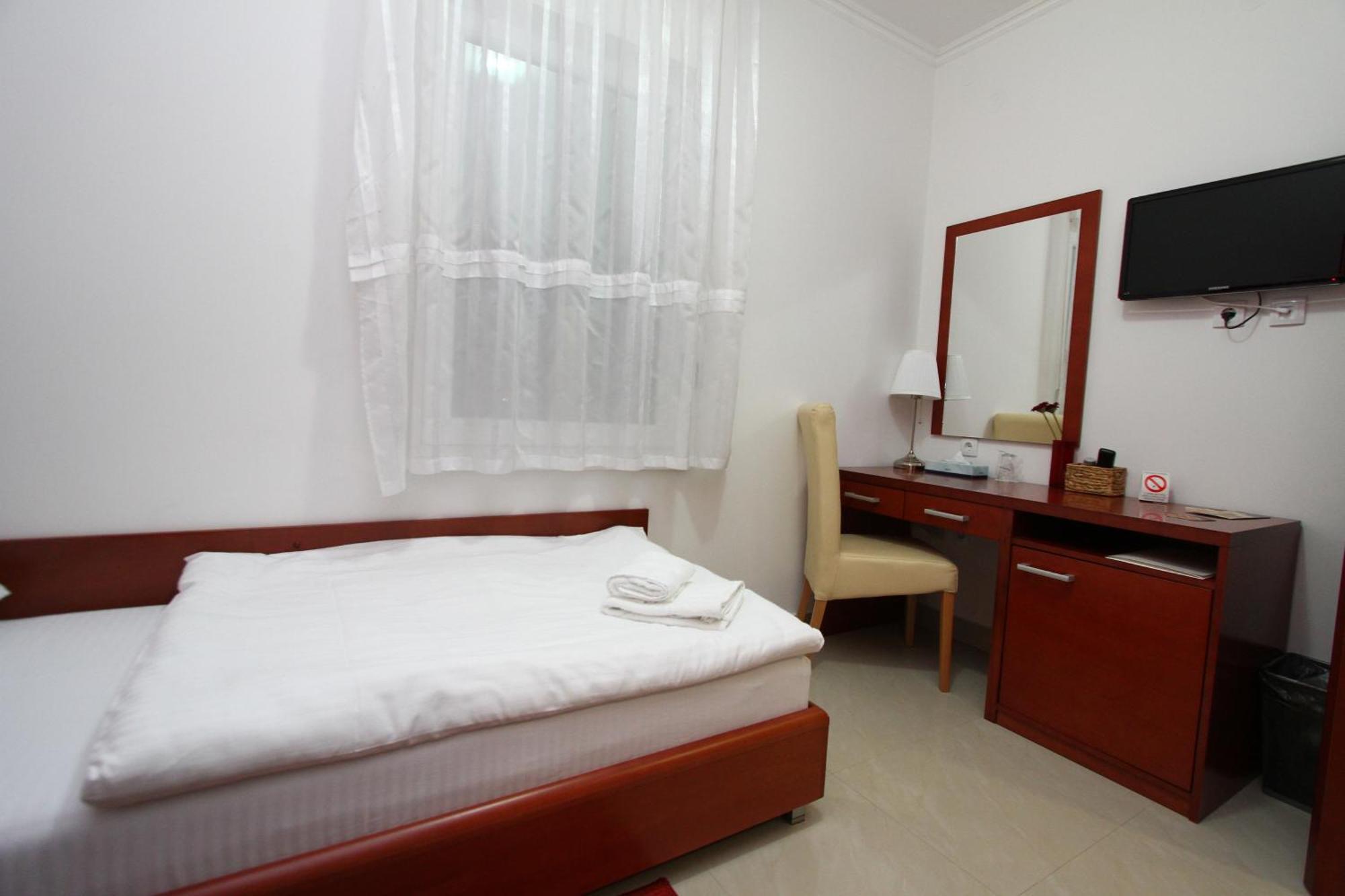 Guesthouse Villa Inn Subotica Extérieur photo